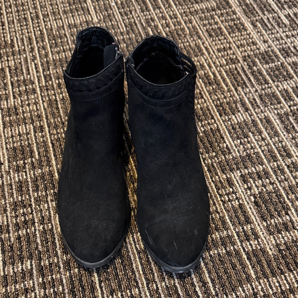 Qupid Classic Black Ankle Booties